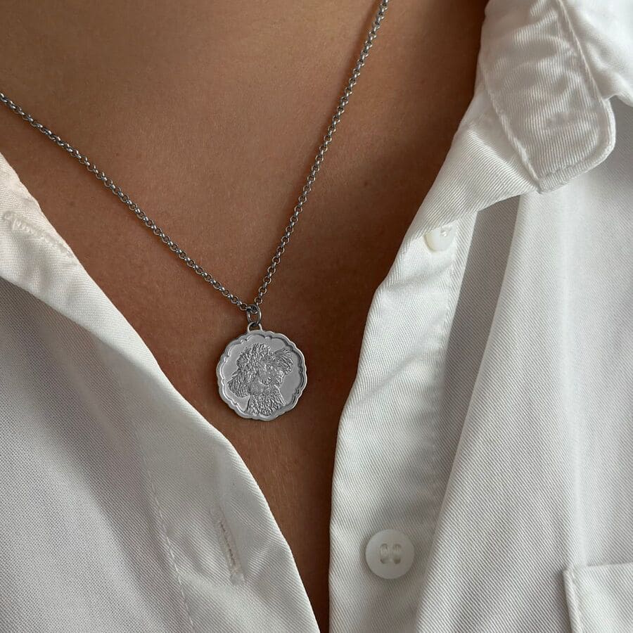 Pendentif rond festonné avec portrait, argent 925