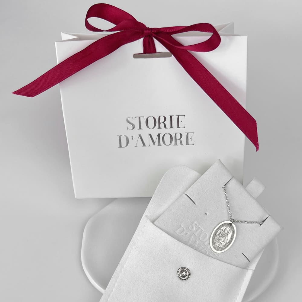 Ovaler AnhÀnger mit der heiligen Parascheva, 925 Silber