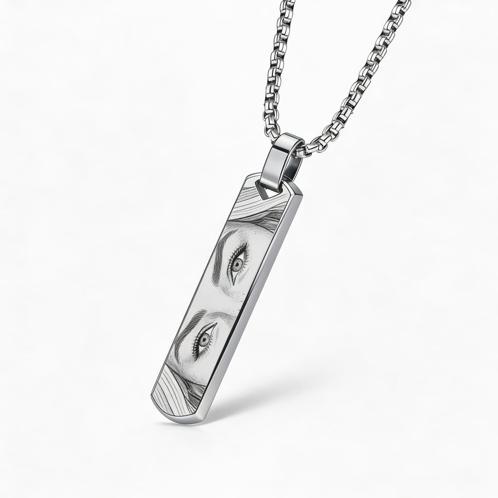 Pandantiv pentru bărbați cu gravură de ochi