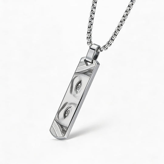 Pandantiv pentru bărbați cu gravură de ochi