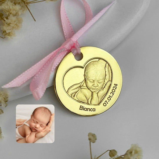Baby-Münze mit Foto und Herzausschnitt, 23,5 mm (925 Silber)