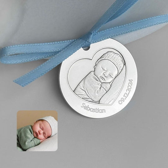 Baby-Münze mit Foto und Herzausschnitt, 30 mm (925 Silber)
