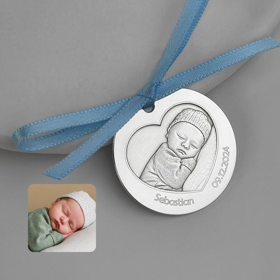 Baby-Münze mit Foto und Herzausschnitt, 30 mm (925 Silber)