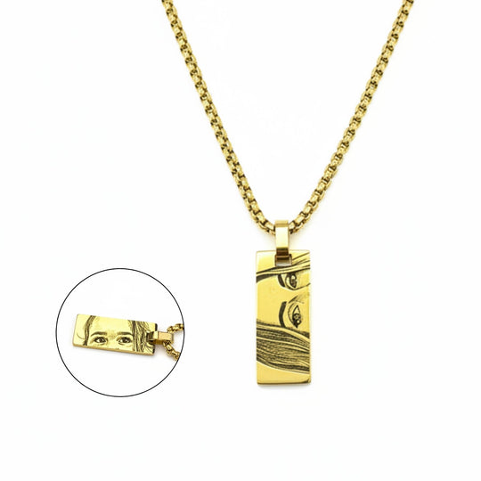 Men’s pendant with engraved eyes