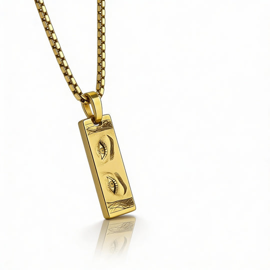 Men’s pendant with engraved eyes